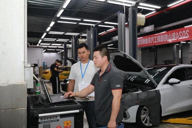 以賽促學(xué)，以賽促練！汽車維修技能競(jìng)賽舉行→